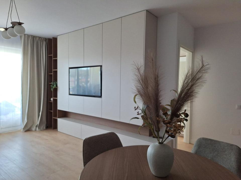 Apartament de 2 camere, 45 mp,Ultramodern,Mobilat/Utilat, Zona Eroilor