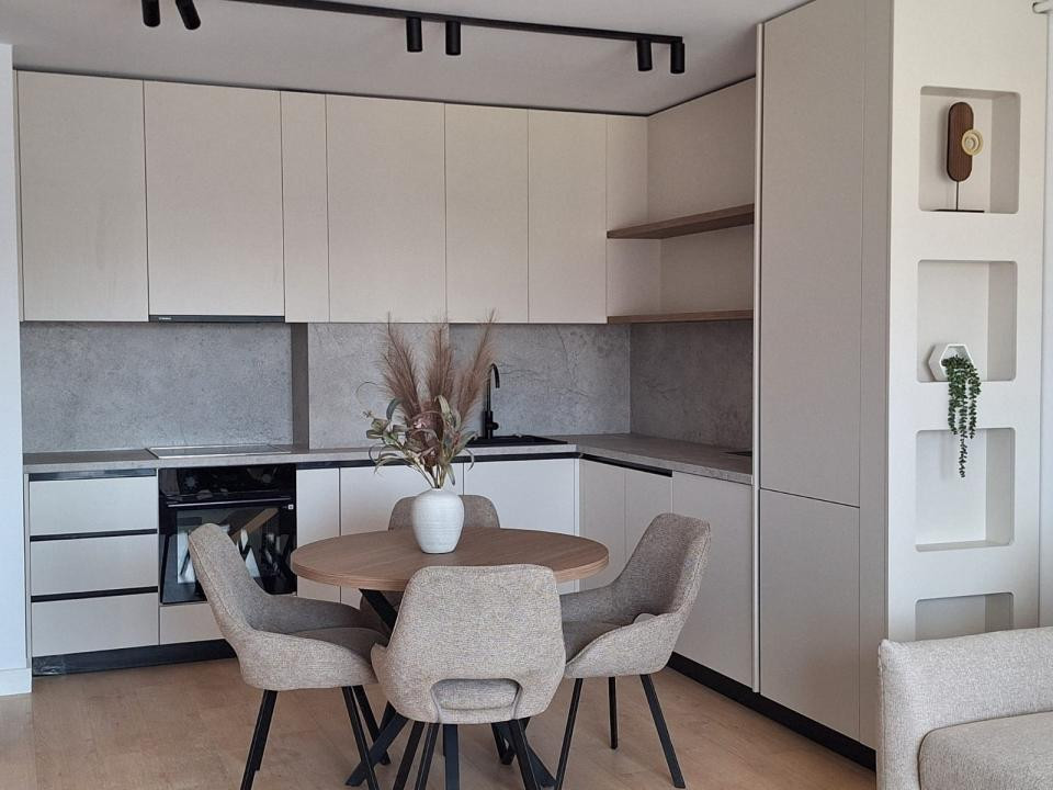 Apartament de 2 camere, 45 mp,Ultramodern,Mobilat/Utilat, Zona Eroilor