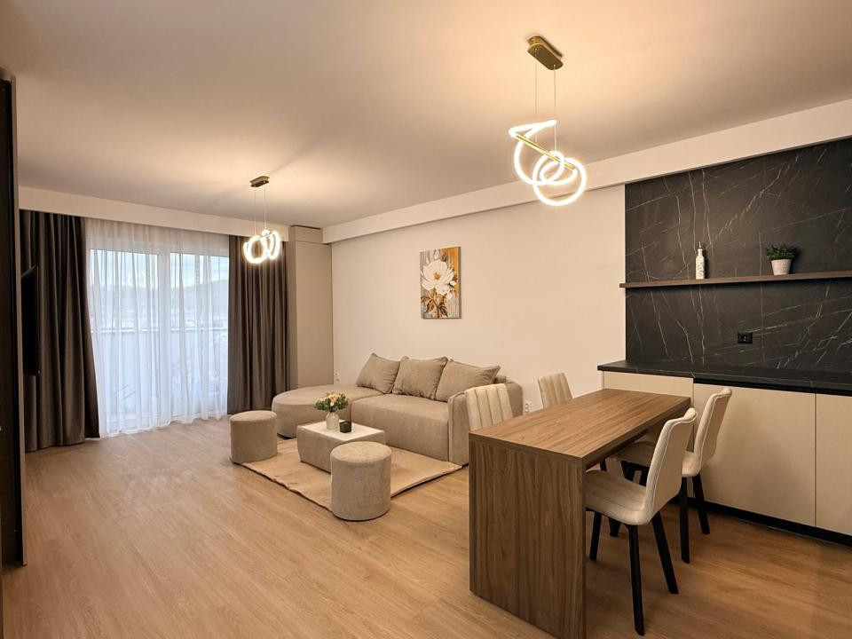 Apartament de 2 camere, 45 mp,Ultramodern,Mobilat/Utilat, Zona Eroilor