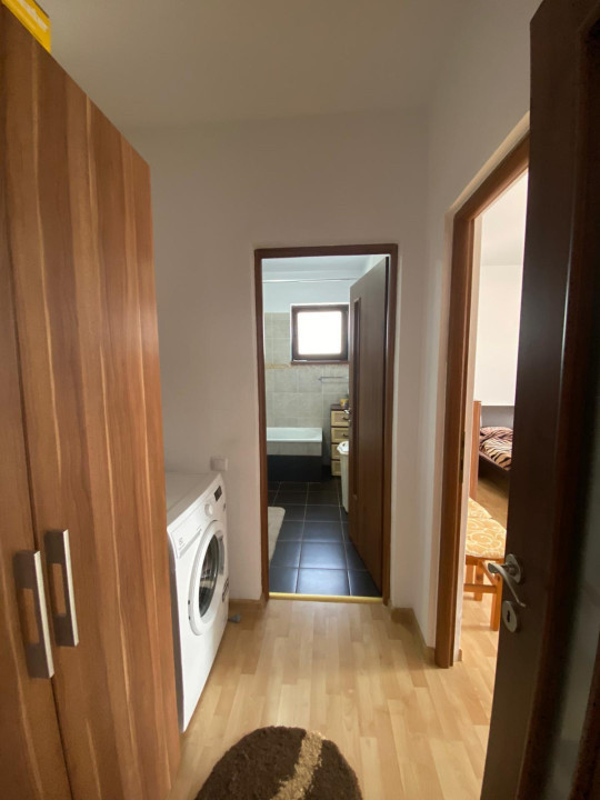 Apartament de 65 mp utili,parcare inclusa,etaj intermediar