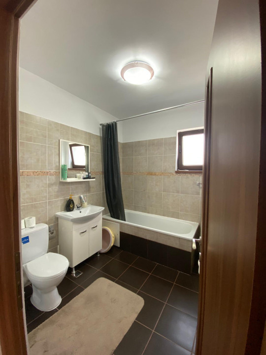 Apartament de 65 mp utili,parcare inclusa,etaj intermediar