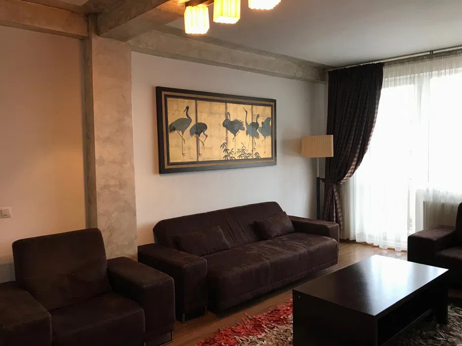 Apartament 2 camere, 65 mp, decomandat, etaj 1/5, parcare+garaj, Zona Farmec