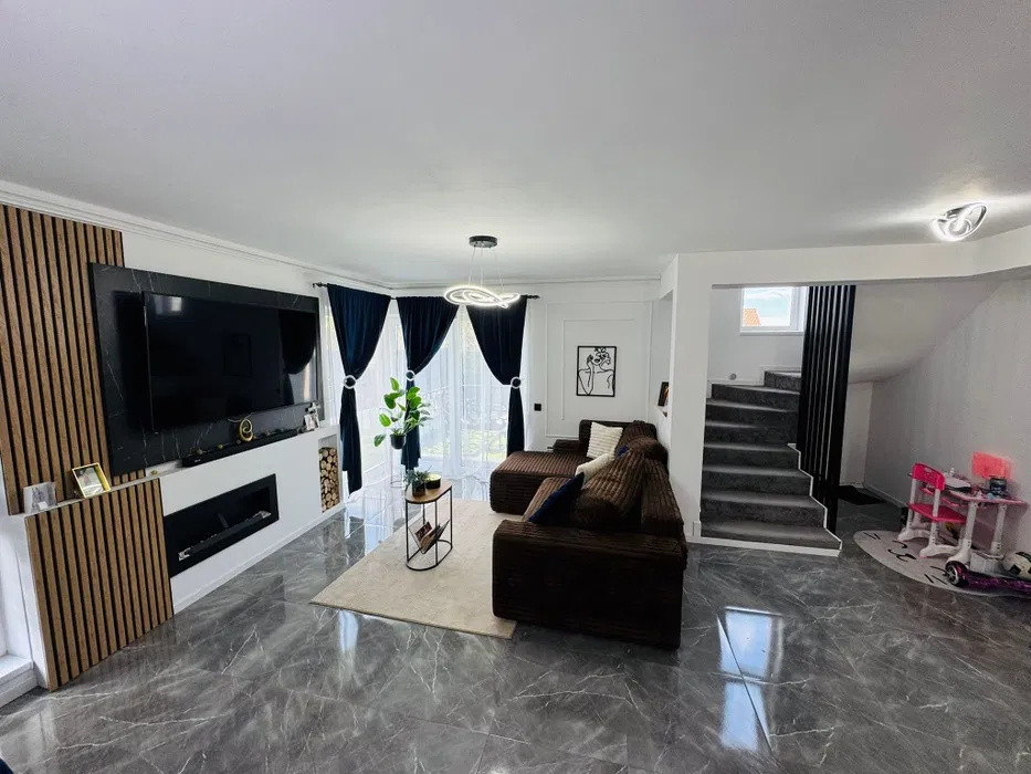 Casa individuala la cheie, 5 camere, 120mp, 400 teren, piscina, Loc Jucu de Sus