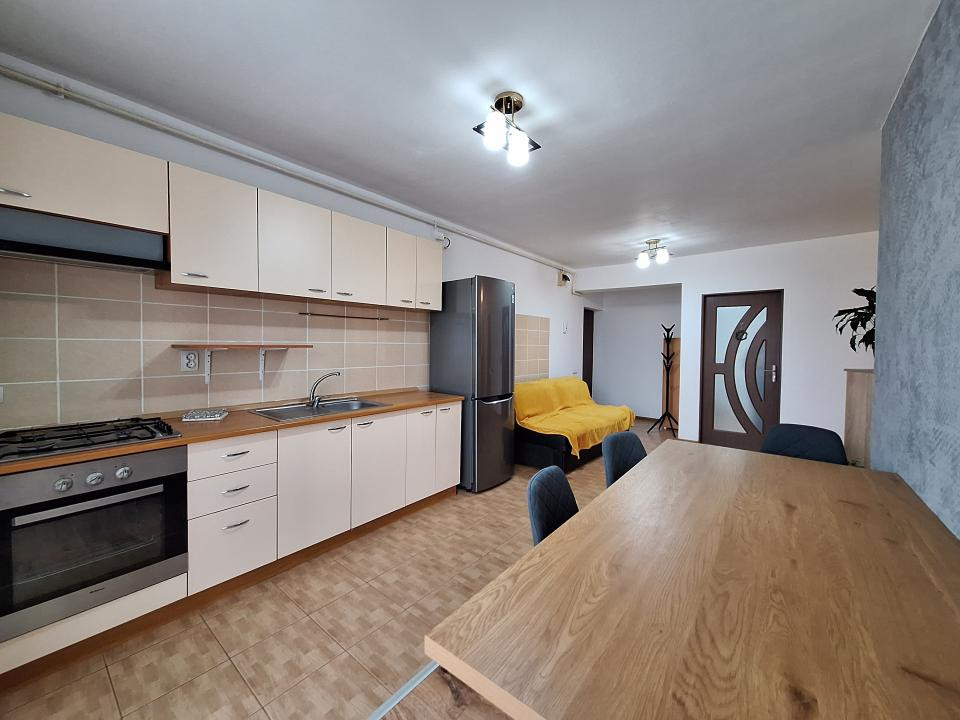 Apartament cu 2 camere plus birou, zona Florilor