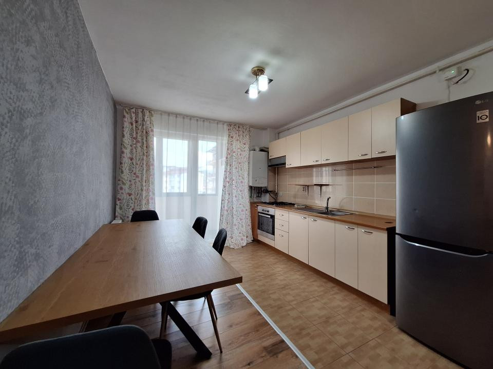 Apartament cu 2 camere plus birou, zona Florilor