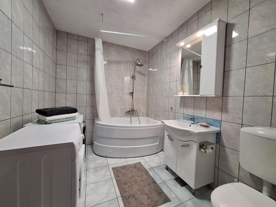 Apartament cu 2 camere plus birou, zona Florilor