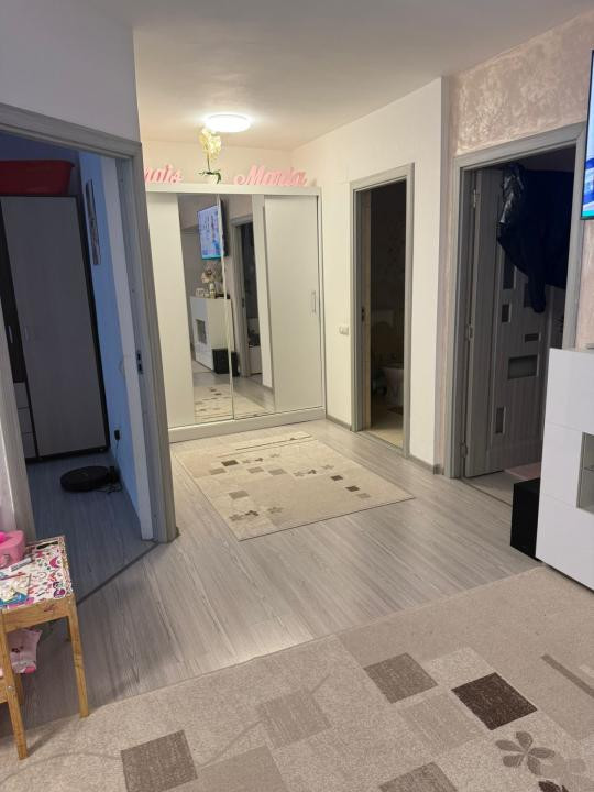 Apartament cu 3 camere , parter înalt,parcare inclusa