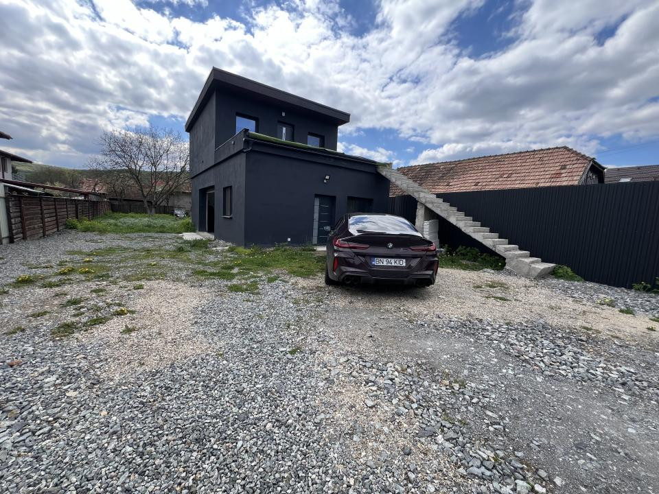 2 Case IDIVIDUALE ,TEREN 1.100 MP , Avram iancu 