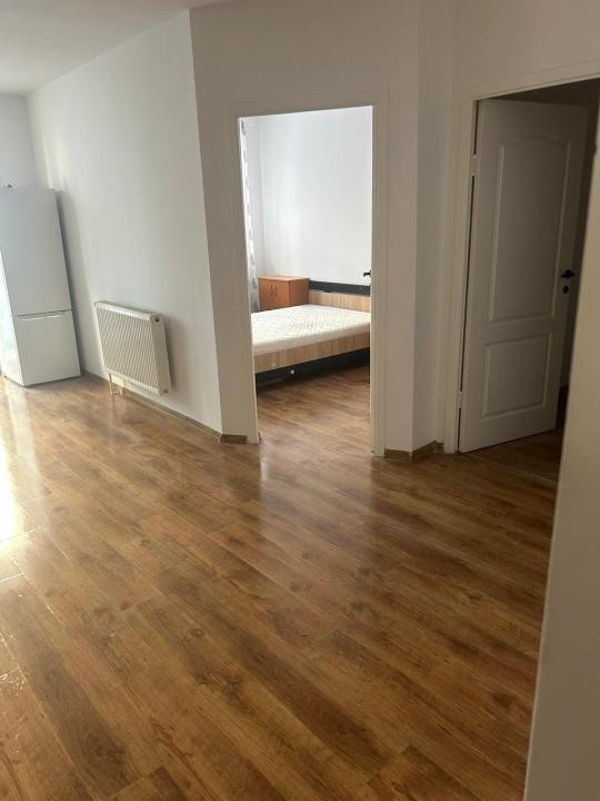 Apartament cu 3 camere, parcare, balcon, zona Stejarului