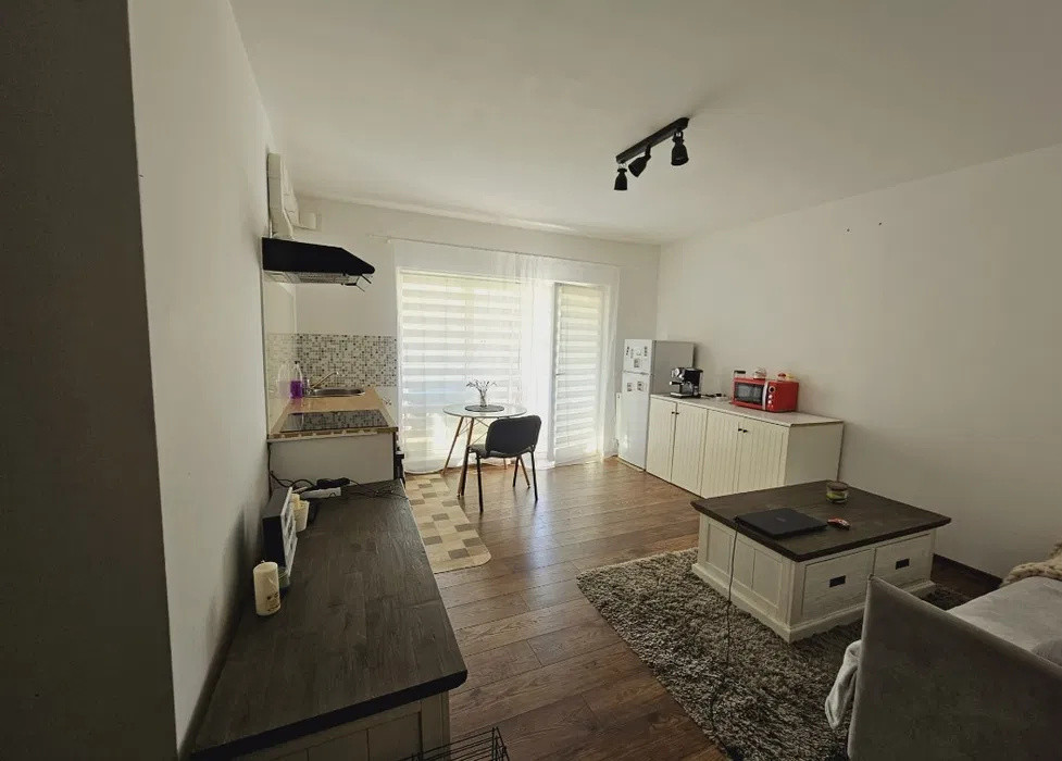 Apartament cu 2 camere, 39 mp, balcon, zona Eroilor