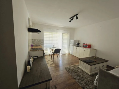 Apartament cu 2 camere, 39 mp, balcon, zona Eroilor