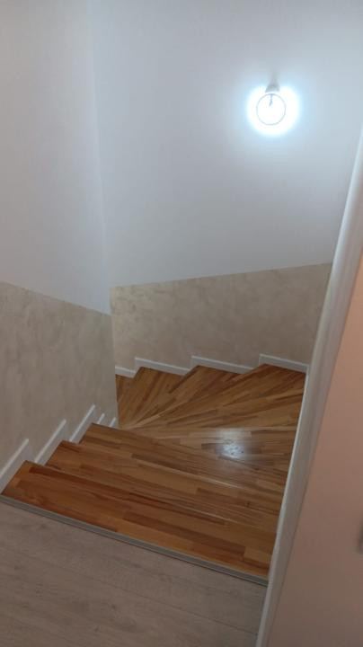 Duplex cu 4 camere,3 bai,2 parcari subterane,zona Terra