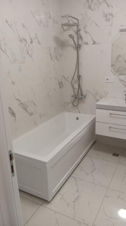 Duplex cu 4 camere,3 bai,2 parcari subterane,zona Terra