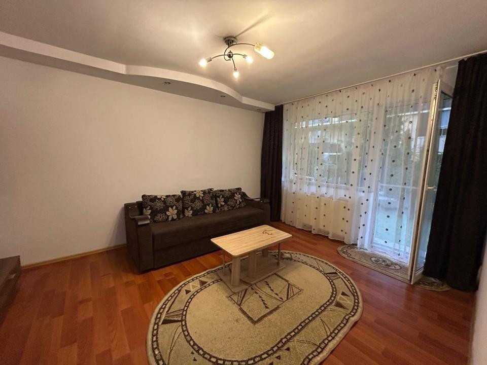 Apartament cu 2 camere, decomandat,Gradina, zona Porii