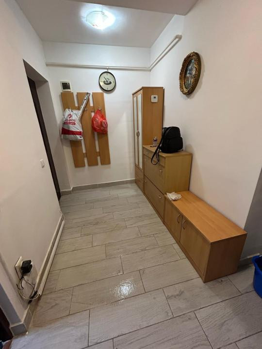 Apartament cu 2 camere, decomandat,Gradina, zona Porii