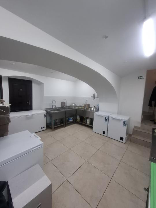 Exclusivitate! Fast food de inchiriat , 82mp, complet utilat, Central