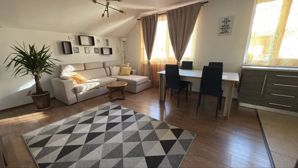 Apartament 3 camere, suprafata utila 71 mp, cu loc de parcare.