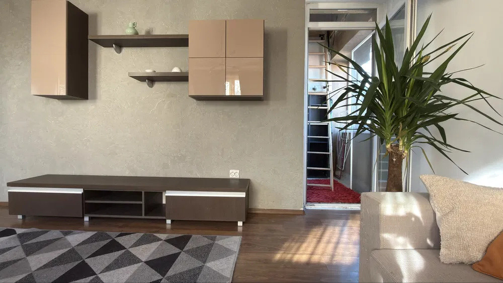 Apartament 3 camere, suprafata utila 71 mp, cu loc de parcare.