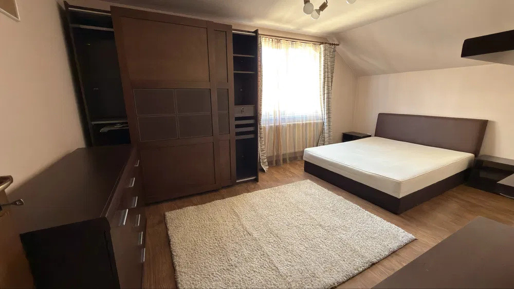 Apartament 3 camere, suprafata utila 71 mp, cu loc de parcare.