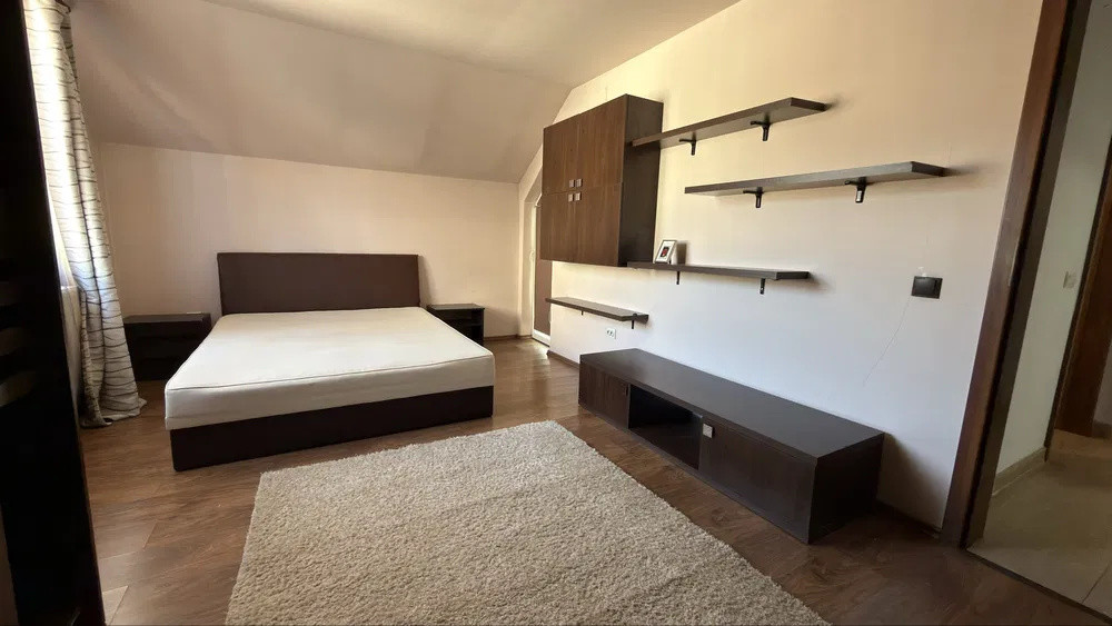 Apartament 3 camere, suprafata utila 71 mp, cu loc de parcare.
