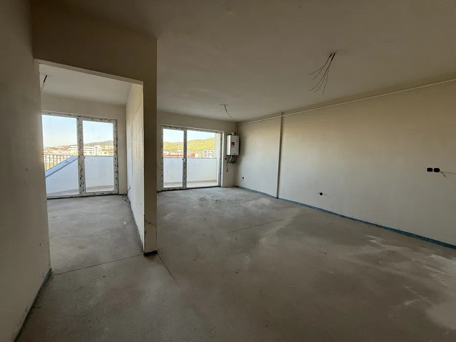 Apartament de 2 camere , 45  mp + balcon de 7 mp ,EROILOR 
