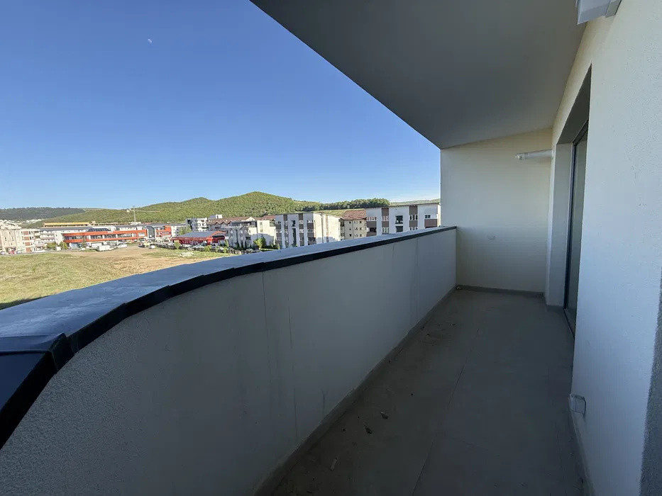 Apartament de 2 camere , 45  mp + balcon de 7 mp ,EROILOR 