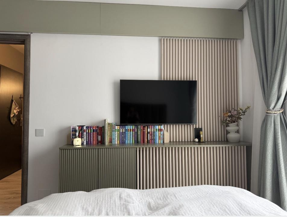 Apartament cu 3 camere,etaj intermediar, zona Vivo