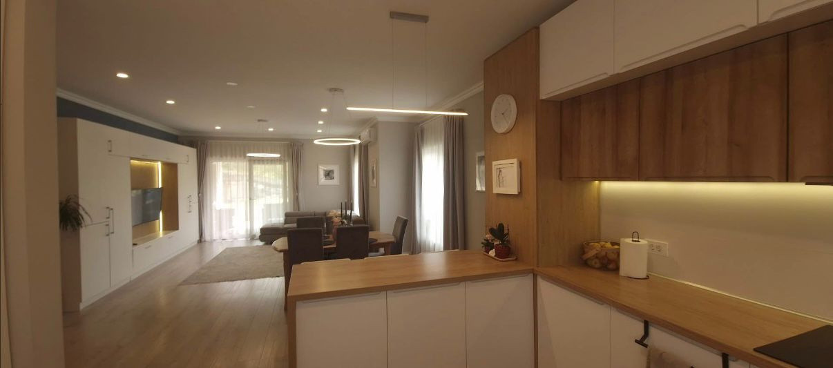 Casa cu 4 camere,curte generoasa,garaj,zona Dambul Rotund-Baciu