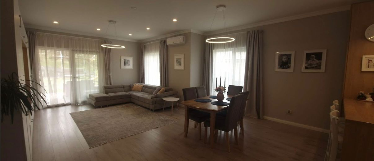 Casa cu 4 camere,curte generoasa,garaj,zona Dambul Rotund-Baciu