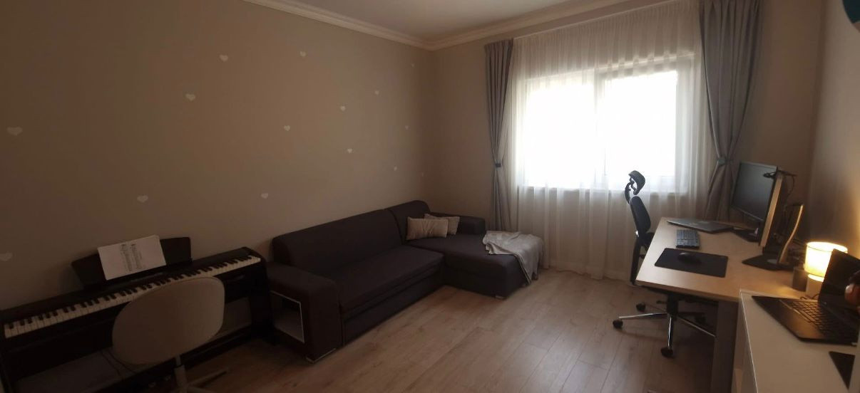 Casa cu 4 camere,curte generoasa,garaj,zona Dambul Rotund-Baciu