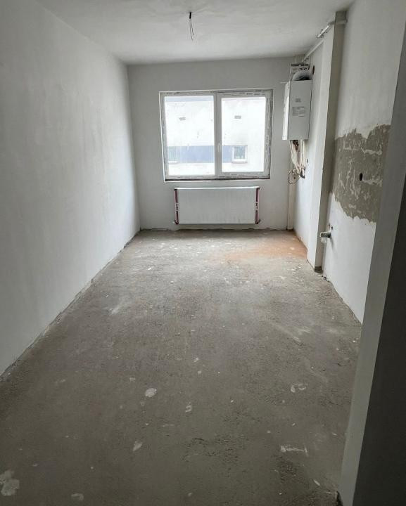 Apartament cu 3 camere,2 balcoane,parcare,etaj intermediar, zona Stejarului