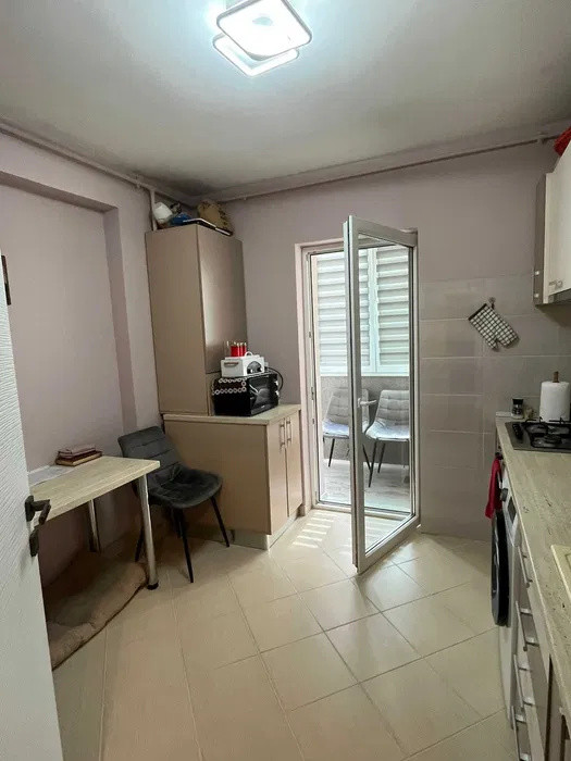 2 Camere Decomandat 55 mp| Etaj Intermediar | Parcare Inclusa | Zona Centrala | 