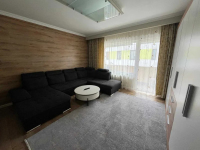 2 Camere Decomandat 55 mp| Etaj Intermediar | Parcare Inclusa | Zona Centrala | 
