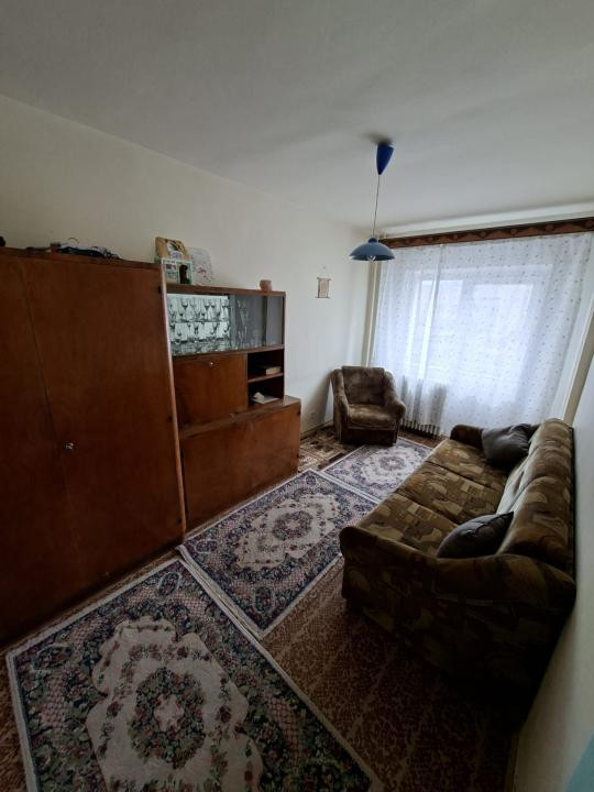 Apartament cu 4 camere decomandate, 84mp, zona Calea Floresti