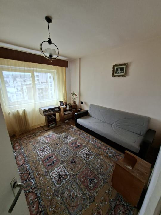 Apartament cu 4 camere decomandate, 84mp, zona Calea Floresti