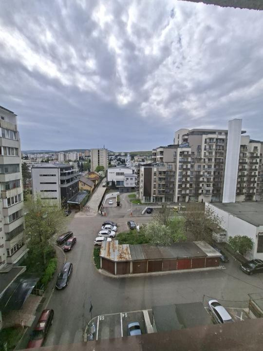 Apartament cu 4 camere decomandate, 84mp, zona Calea Floresti