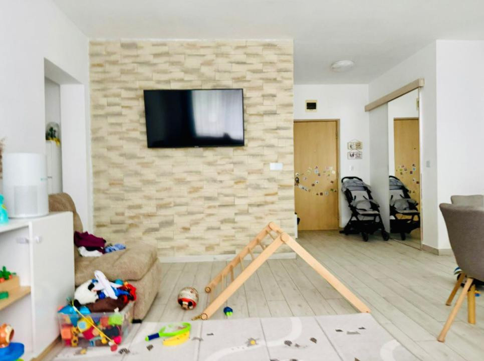 Apartament cu 3 camere,parcare,zona Vivo