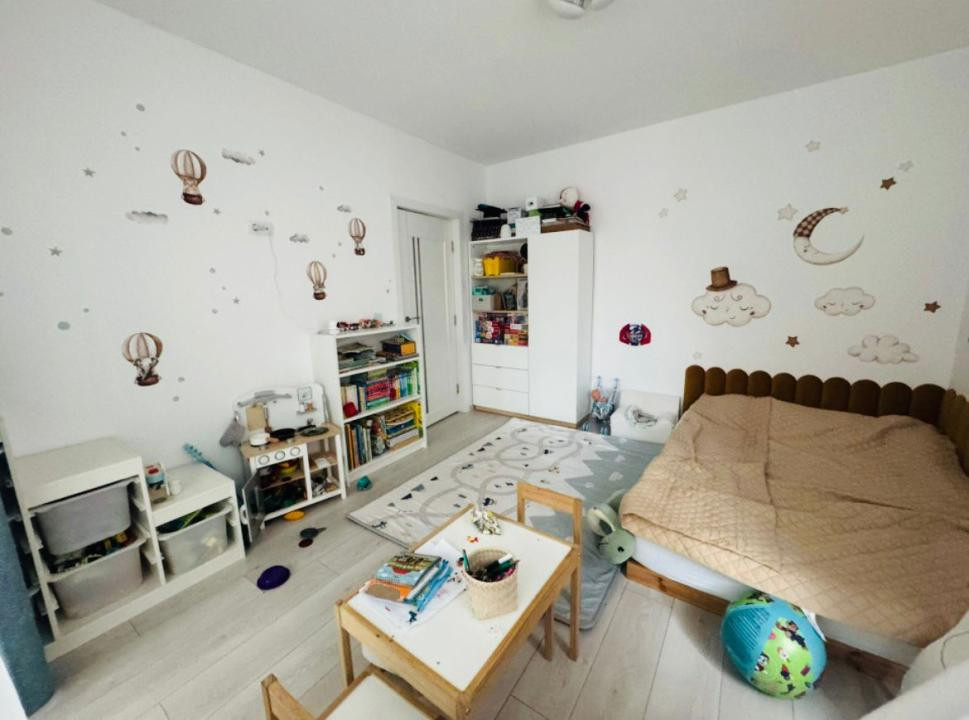 Apartament cu 3 camere,parcare,zona Vivo