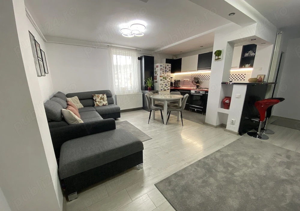 Apartament 3 camere la cheie, 65 mp, etaj intermediar, parcare, Zona Regal