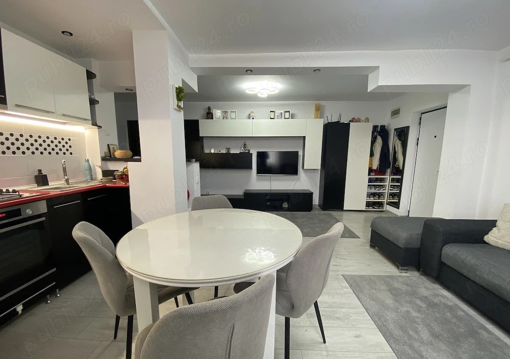 Apartament 3 camere la cheie, 65 mp, etaj intermediar, parcare, Zona Regal