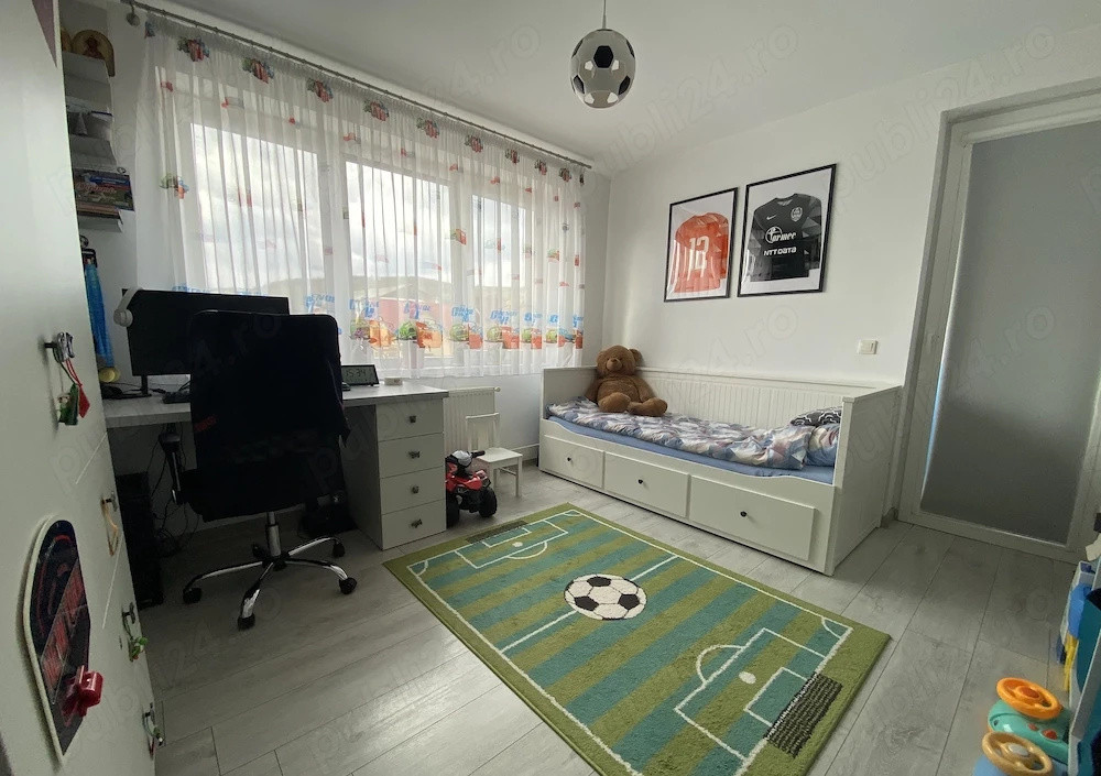 Apartament 3 camere la cheie, 65 mp, etaj intermediar, parcare, Zona Regal