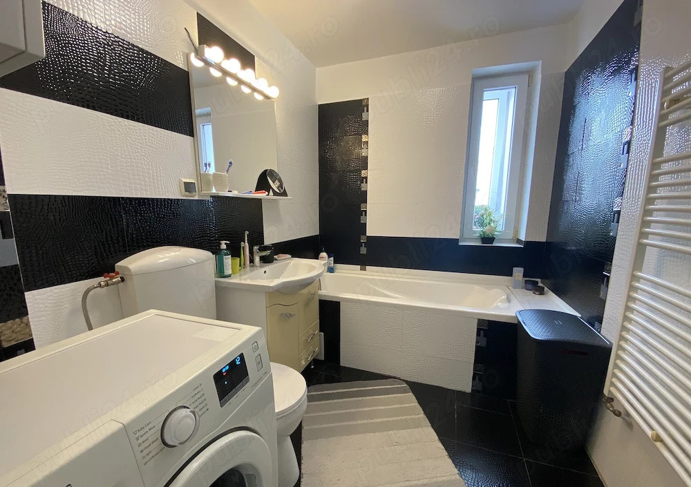 Apartament 3 camere la cheie, 65 mp, etaj intermediar, parcare, Zona Regal