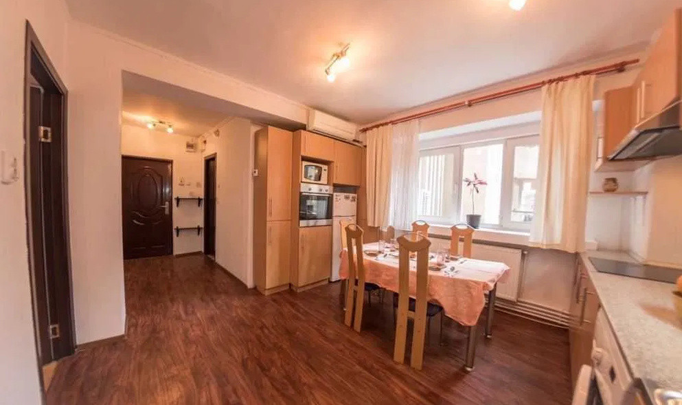 Apartament cu 3 camere, decomandat, 67 mp, etaj interediar, zona Dorobantilor