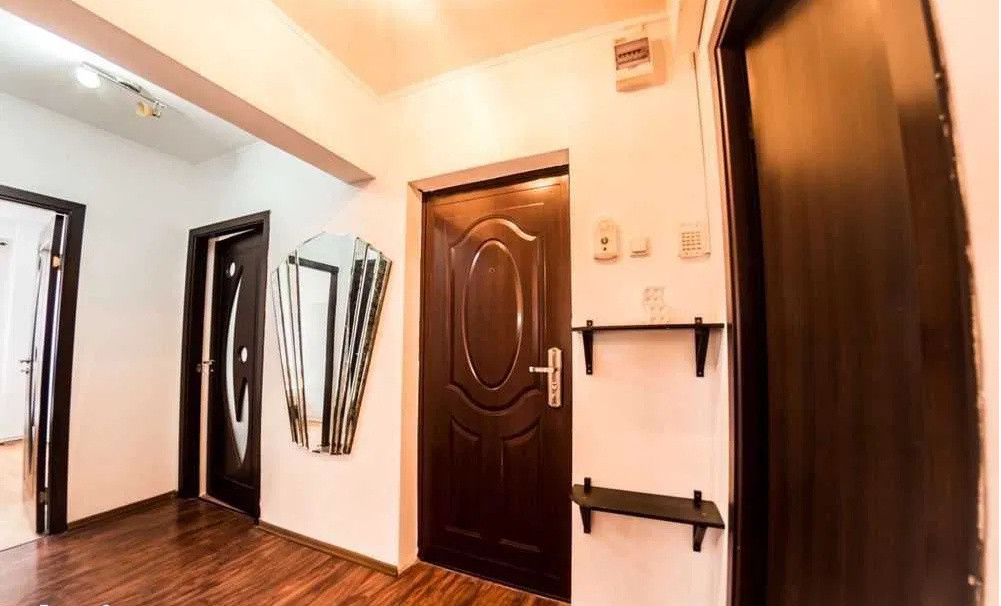 Apartament cu 3 camere, decomandat, 67 mp, etaj interediar, zona Dorobantilor