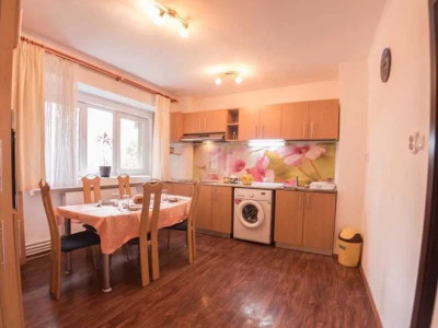 Apartament cu 3 camere, decomandat, 67 mp, etaj interediar, zona Dorobantilor