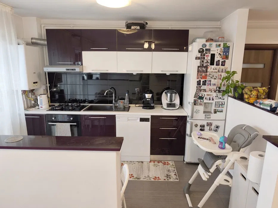 Apartament cu 2 camere, 60 mp, balcon, zona Muzeul Apei