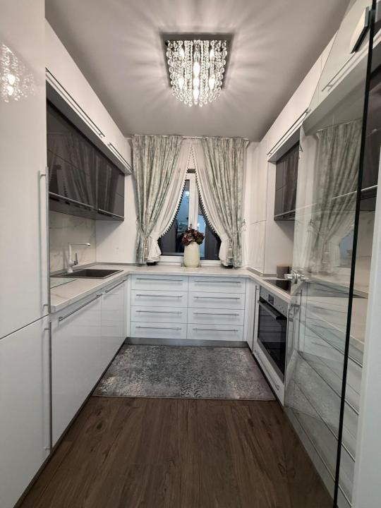 Apartament cu 3 camere, 80 mp, zona AMETYST