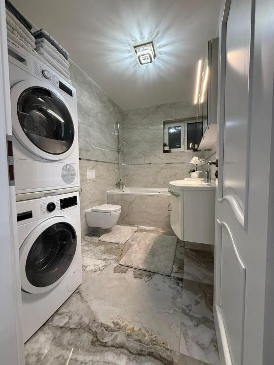 Apartament cu 3 camere, 80 mp, zona AMETYST