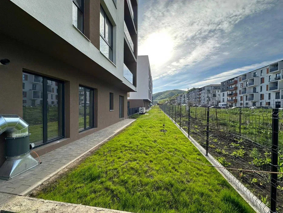 Apartament de 2 camere , 49 mp + 95 mp gradina , EROILOR 