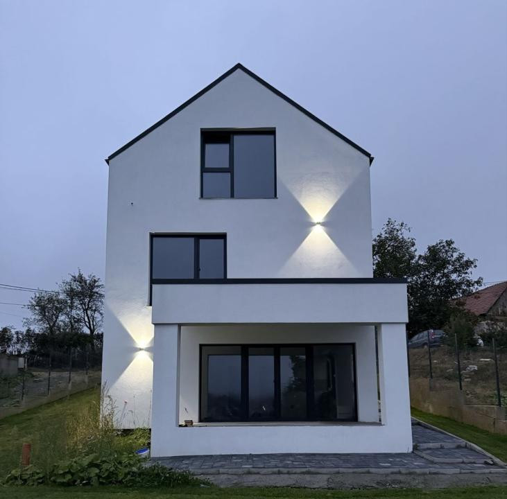 Casa individuala, 160 mp+ 873 mp teren, parcare, zona Feleacu